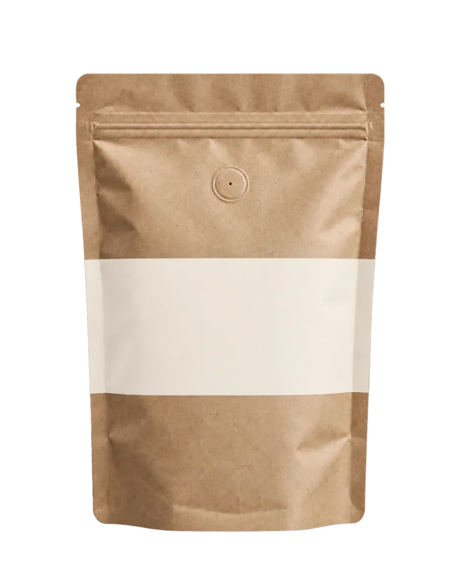 Pungă kraft de cafea cu bandă nisip, fără etichetă, pe fundal colorat